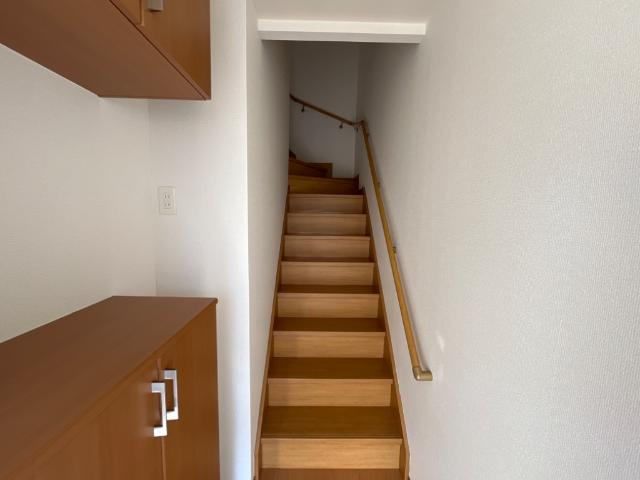 パークサイドヴィラ御里　Ａ棟の内装|階段