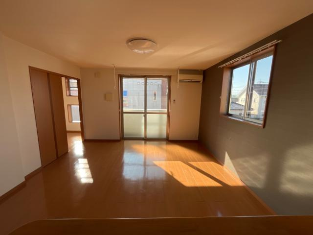 パークサイドヴィラ御里　Ａ棟の居間・リビング|リビング