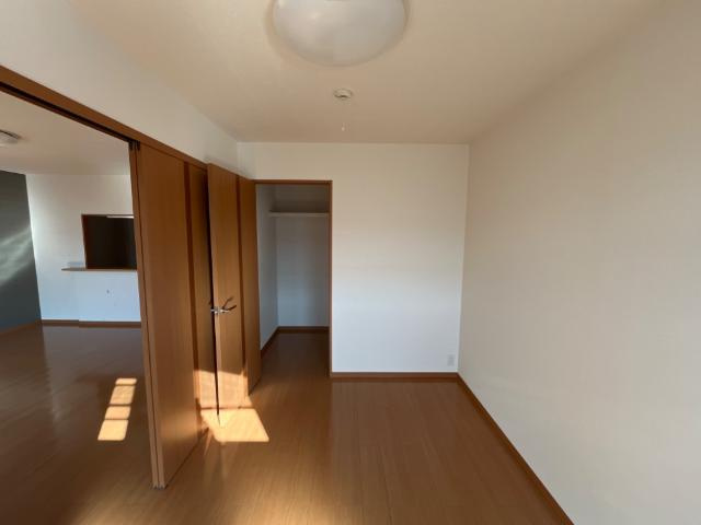 パークサイドヴィラ御里　Ａ棟の内装|洋室