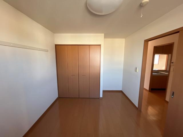 パークサイドヴィラ御里　Ａ棟の内装|洋室