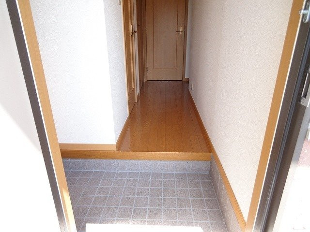 リバーサイドヒルズの玄関