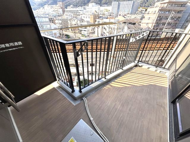 シャロン灘のバルコニー