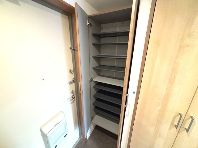 シャロン灘の収納