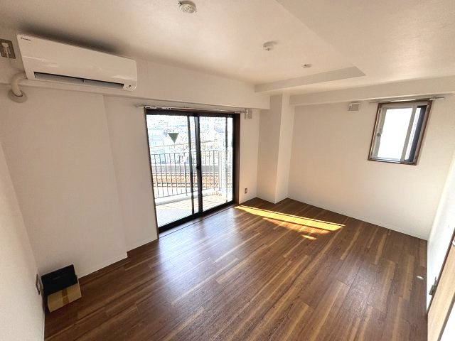 シャロン灘の居間・リビング