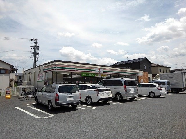 ヴィアーレの周辺|セブンイレブンまで550m