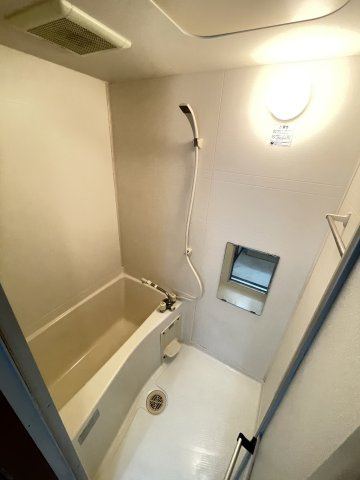 ＶＡＬＯＲＥ住吉Ⅱの浴室