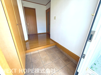 【玄関】 | 川西市清和台東4丁目中古戸建 | スッキリとした玄関です♪ぜひ現地でご確認ください！！