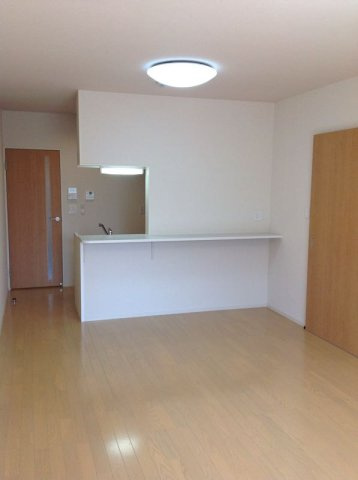 ヴィアロ谷原レジデンスの居間・リビング