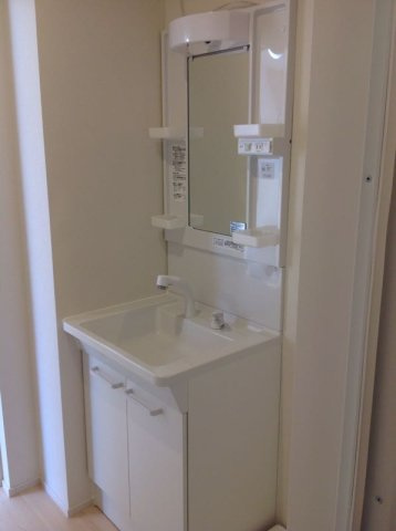 ヴィアロ谷原レジデンスの内装|独立洗面台