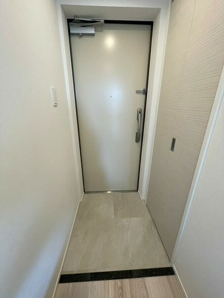 クレストタップ名古屋ウエストの玄関