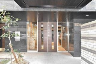 アドバンス名古屋モクシーのエントランス
