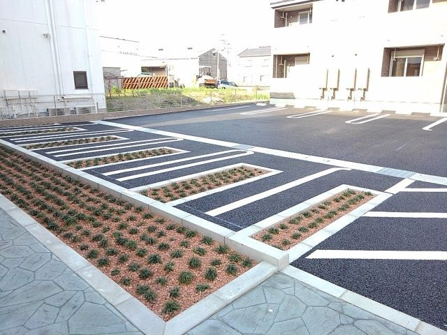 シェリエⅡの駐車場
