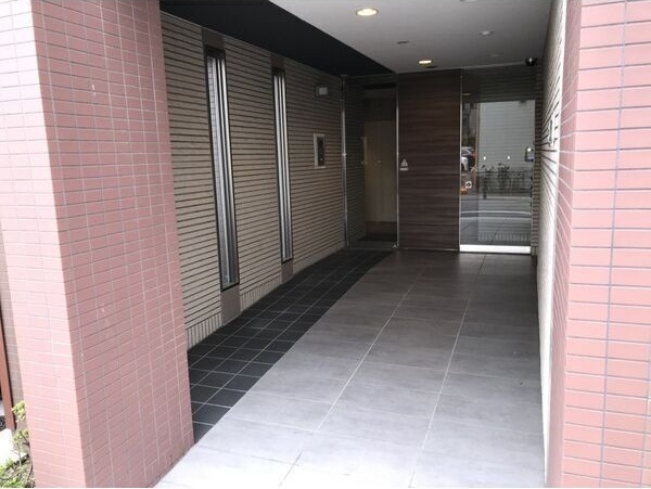 Stage本山のエントランス