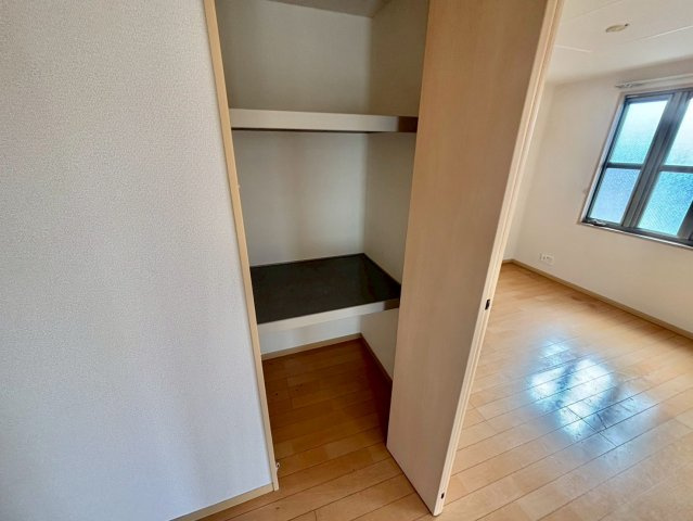 プレミア南条B棟の収納