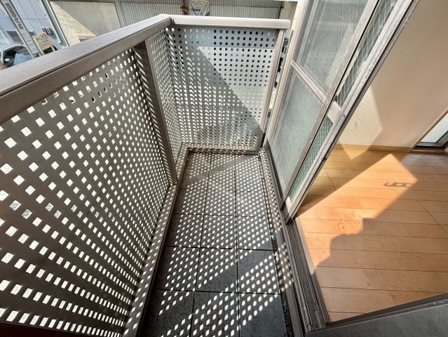 プレミア南条B棟のバルコニー