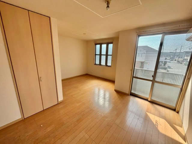 プレミア南条B棟の居間・リビング