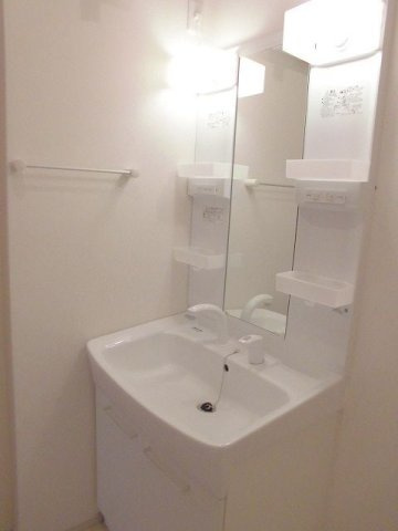 パパグラッチェ　Ｂの洗面所|脱衣スペースもあります