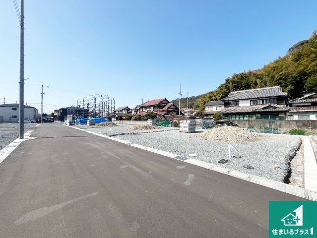 姫路市勝原区山戸　第4期　新築一戸建ての前面道路含む現地写真|周辺は落ち着いた街並みの住宅地！子育てがしやすい住環境です！まだ未完成ですが、現地でしかわからない事もございます。是非一度ご覧ください。