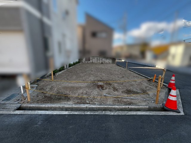 尼崎市大島１丁目　土地の前面道路含む現地写真|尼崎市大島1丁目の穏やかな住環境に位置する売土地。周辺環境が充実し、日々の買物や通学も安心です。前面
