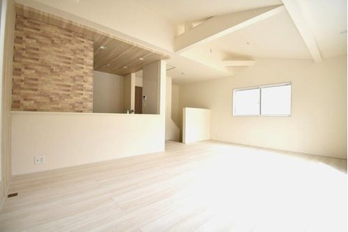 【Blooming Garden】小平市大沼町６丁目の居間・リビング|料理をしながら会話ができる、オープンキッチン。