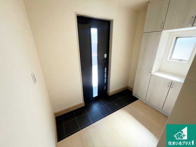 姫路市勝原区山戸　第4期　新築一戸建ての玄関|シューズボックスにはたくさんの靴が収納できるので玄関周りはいつもスッキリ！ご家族が増えても安心！