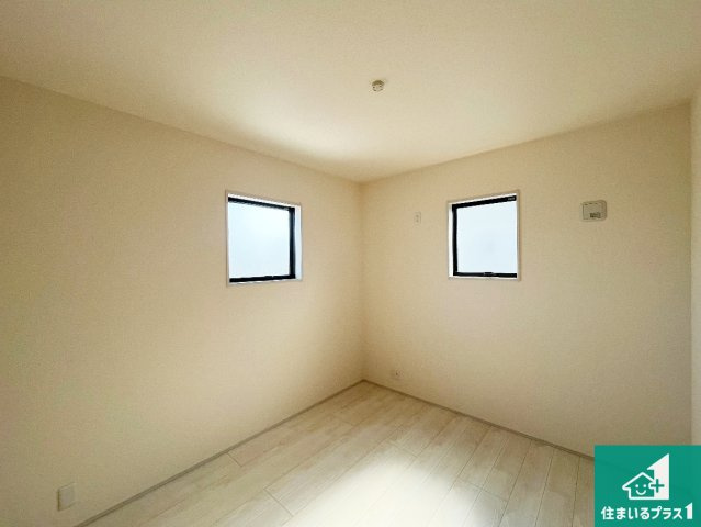 姫路市勝原区山戸　第4期　新築一戸建ての洋室|収納スペースが充実しているので子供の成長に合わせてたくさん収納ができます！家族構成に合わせた様々な活用ができる収納！