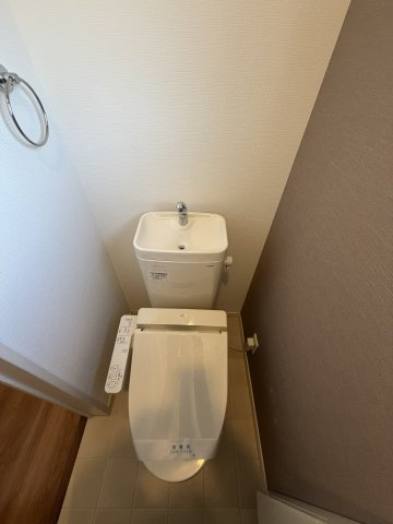 泉佐野市羽倉崎３丁目戸建のトイレ