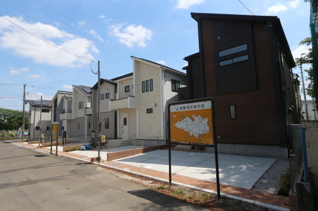 【Blooming Garden】小平市大沼町６丁目の外観|　太陽光発電を積載したエコ住宅。日々の電気代を抑えながら、再生可能エネルギーを活用できる持続可能な暮らし。将来的な資産価値としても注目されています。