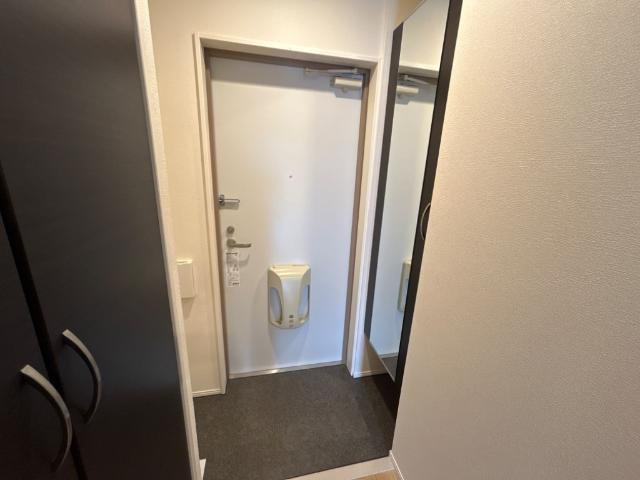 グロリアスの玄関|姿見付きの下駄箱