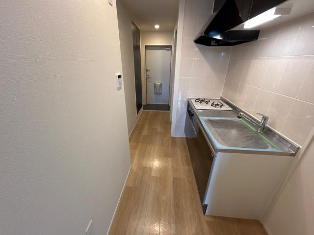 グロリアスのキッチン|キッチンには拭き掃除しやすいタイル壁