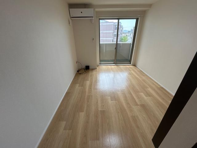 グロリアスの内装|7.6帖の洋室