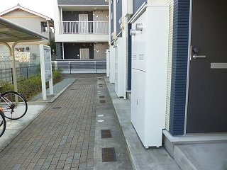 レオネクストスクエアの玄関