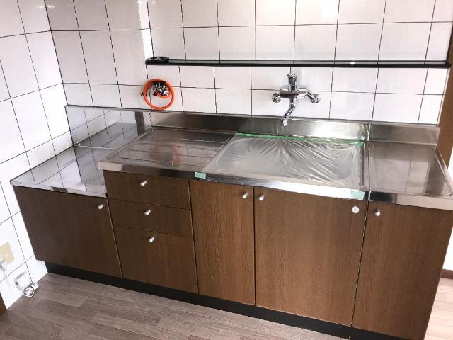 エスペランス　光のキッチン|調理スペースが広いキッチン