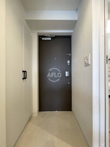 Louis Residence弁天町　弁天小学校の玄関|Louis Residence 弁天町　玄関