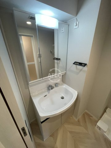 Louis Residence弁天町　弁天小学校の独立洗面台|Louis Residence 弁天町　独立洗面台