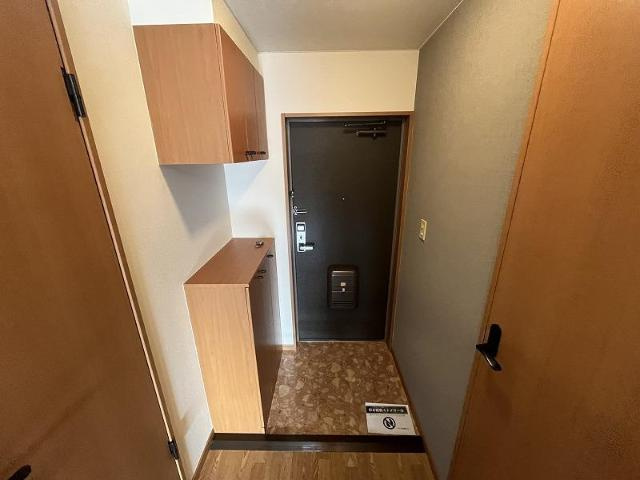 ラベンダー　ハイツの玄関|上下にしまえるカウンター下駄箱