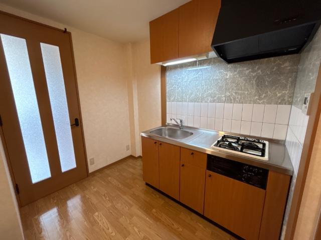 ラベンダー　ハイツのキッチン|グリル付き２口ガスコンロのキッチン