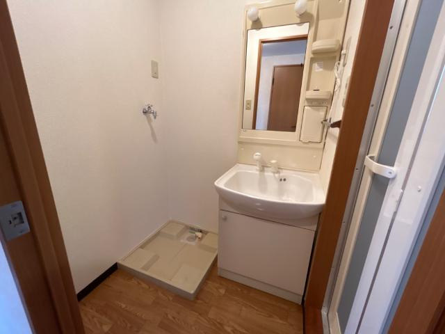 ラベンダー　ハイツの洗面所|カゴも置きやすい洗面所