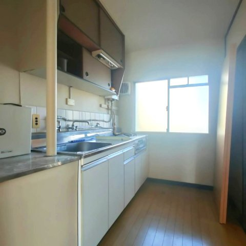 八幡ハイツのキッチン|給湯器瞬間湯沸かし器