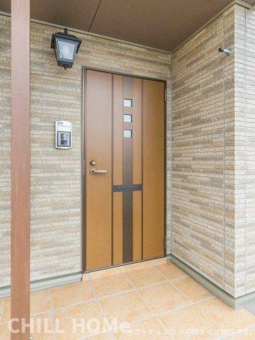 Ａｍａｚｉｎｇ　ＳｑｕａｒｅＣの玄関|当社、チルホームのHPもご覧ください(^^)/物件情報多数♪