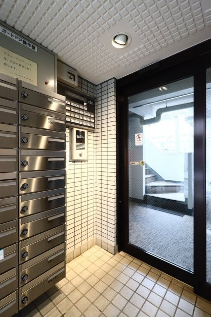 クリオ横浜平沼弐番館のエントランス