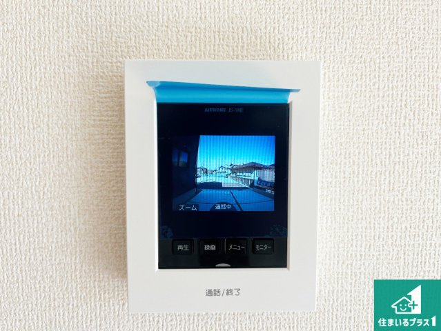 姫路市青山　第7期　新築一戸建ての防犯設備|カラーモニターインターホン！声だけでなく来訪者の姿や顔がモニターで確認できるので、小さなお子様がいらっしゃるご家庭でも安心できます！