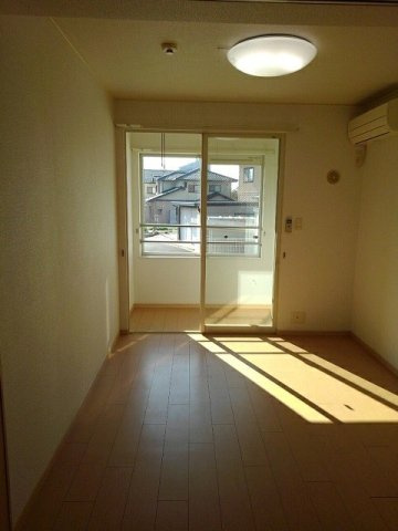 トレフル　Ｅの居間・リビング