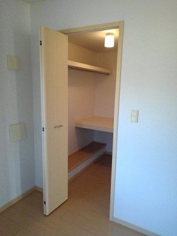 トレフル　Ｅの収納