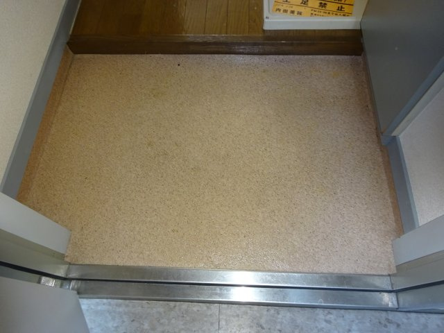 第2小山ハイツの玄関