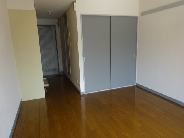 第2小山ハイツの洋室