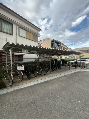 鶴見緑地レックスマンションの駐輪場