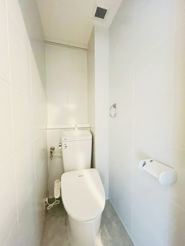 鶴見緑地レックスマンションのトイレ|トイレは温水洗浄便座完備で快適な使い心地。