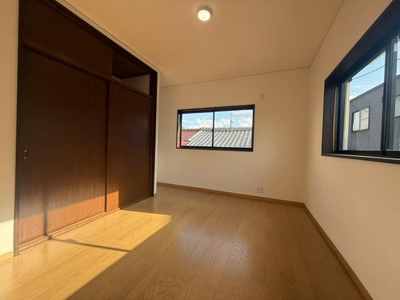  | 高野泉町　中古戸建【車庫＆倉庫付き3階建】