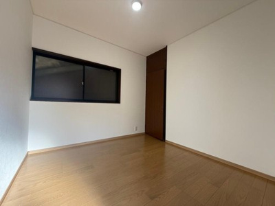  | 高野泉町　中古戸建【車庫＆倉庫付き3階建】